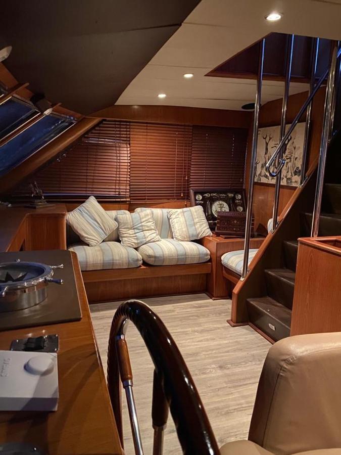 Amazing Boat To Sleep In Barcelona Hotel Sant Adria de Besos Ngoại thất bức ảnh