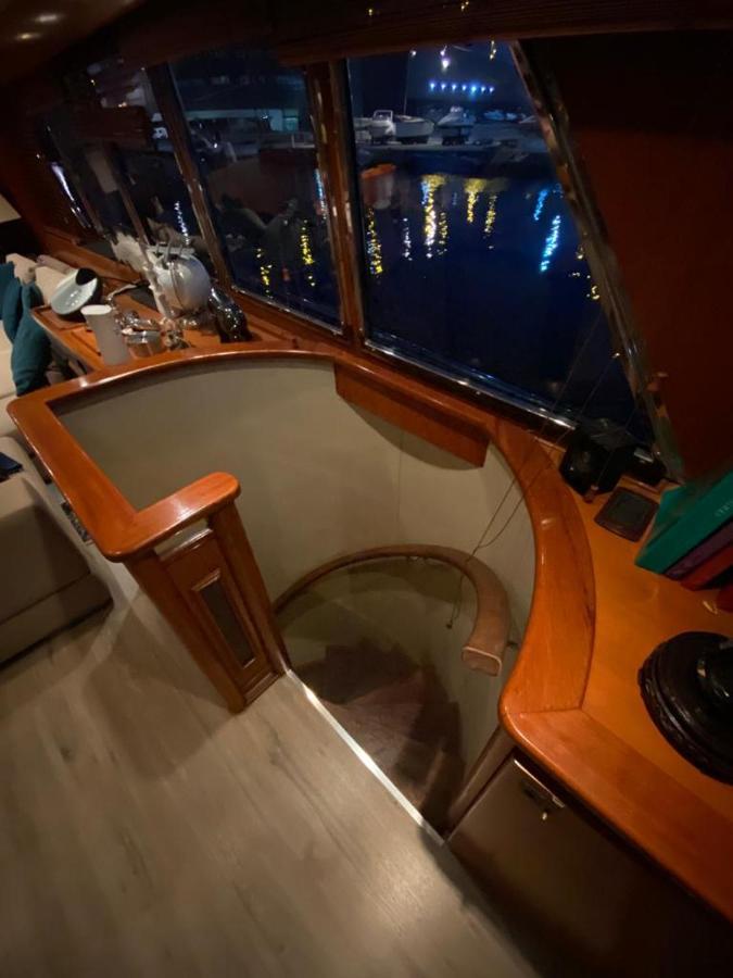 Amazing Boat To Sleep In Barcelona Hotel Sant Adria de Besos Ngoại thất bức ảnh