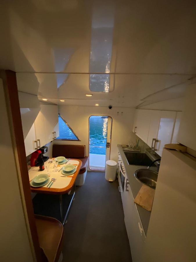 Amazing Boat To Sleep In Barcelona Hotel Sant Adria de Besos Ngoại thất bức ảnh